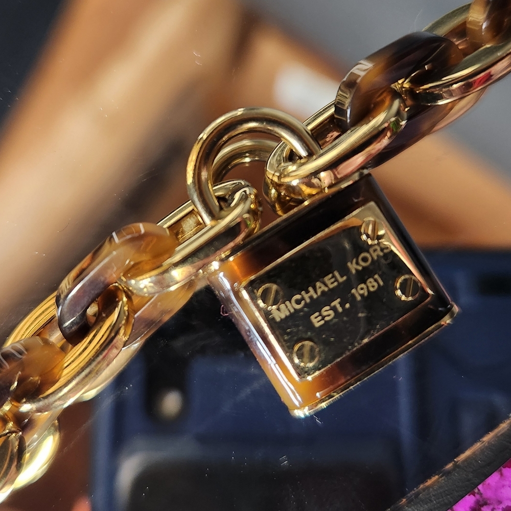 Michael Kors vintage goldtone & tortoise padlock chainlink toggle bracelet - Picture 2 of 7